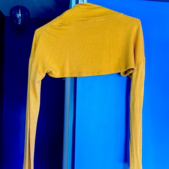 Top - Picture 2 of 2